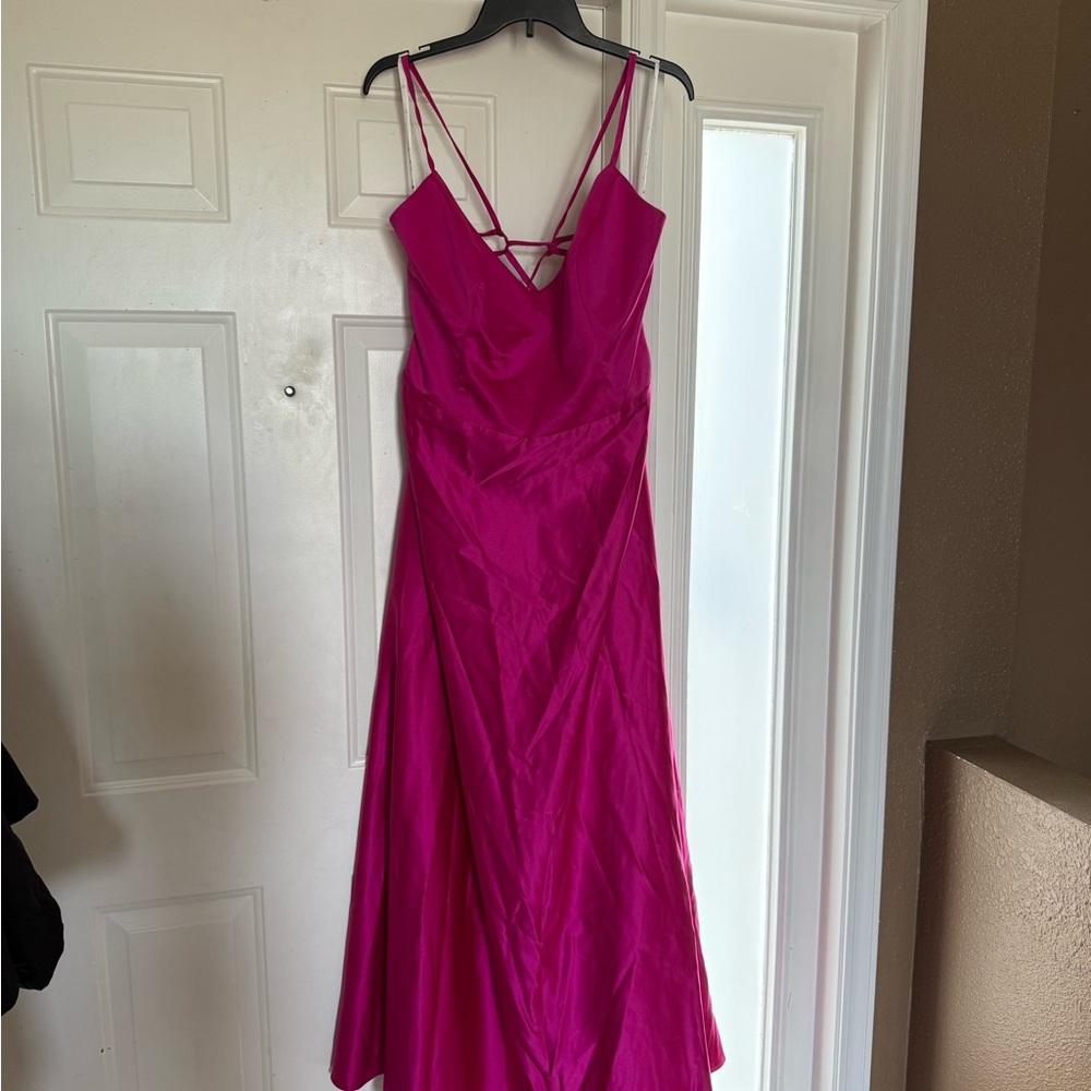 JULES AND CLEO gown with V-neck and Spaghetti Straps